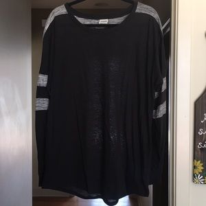 PINK brand. Black & heather gray material tee.